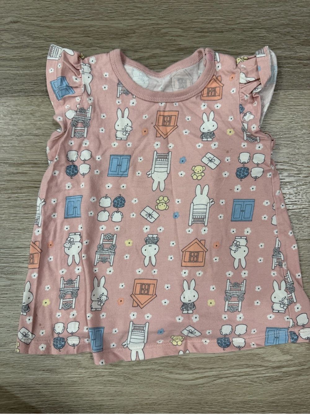 Uniqlo Baby Pink Bunny Print Flutter Sleeve Top